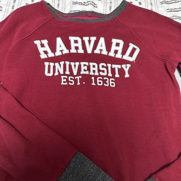 Harvard University Red Sweatshirt Pullover - Picture 4 of 7